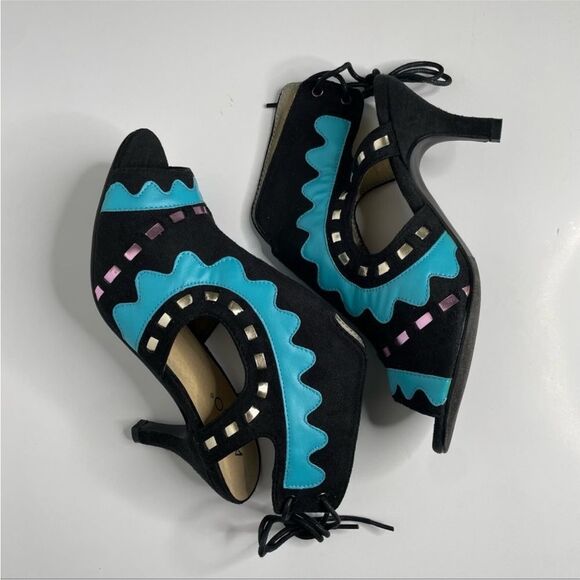 Ashro Black and Blue Heels with Lace-Up Design - Picture 2 of 5